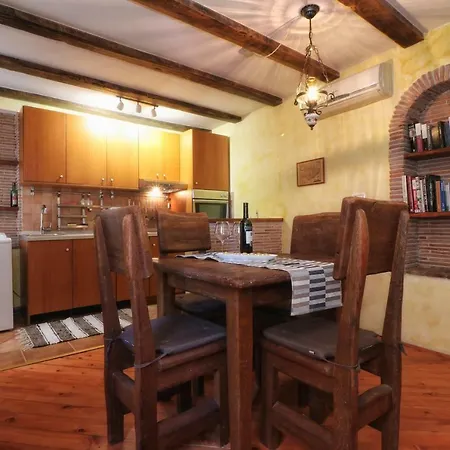 Superb Townhouse Montalbano Apartman